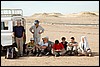 pause bij start kamelentocht nabij El Qasr, Egypte , maandag 15 november 2004