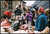 markt in Namche Bazaar, Nepal , zaterdag 1 mei 2004