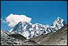 onderweg naar Lobuche, Nepal , donderdag 6 mei 2004