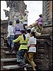 offers bij moedertempel Bali, Indonesie , donderdag 20 oktober 1994