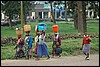 vrouwen naar de markt in Kisoro, Oeganda , donderdag 19 juli 2007