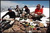 lunch onderweg naar Tizi Tadat, Marokko , vrijdag 5 mei 2006